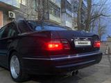 Mercedes-Benz E 430 1999 года за 7 600 000 тг. в Астана – фото 2