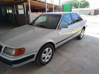 Audi 100
