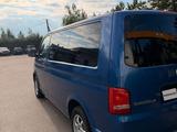 Volkswagen Caravelle 2011 года за 10 800 000 тг. в Петропавловск – фото 2