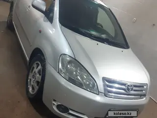 Toyota Avensis Verso, 2001