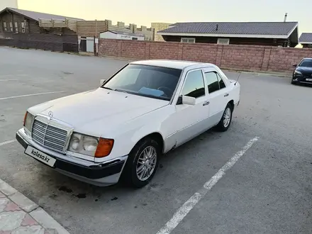 Mercedes-Benz E 220 1993 года за 1 500 000 тг. в Актау – фото 9