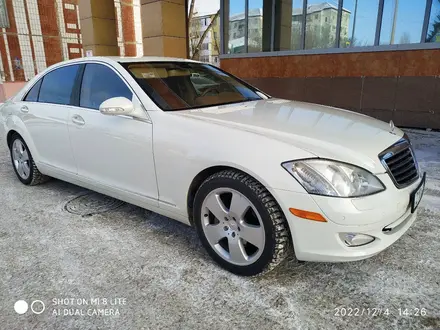 Mercedes-Benz S 550 2007 года за 7 000 000 тг. в Астана – фото 2