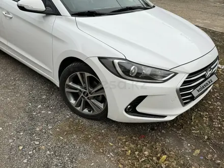 Hyundai Avante 2018 года за 7 200 000 тг. в Шымкент