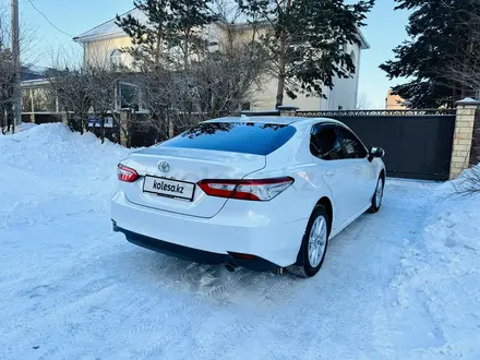 Toyota Camry 2021 года за 14 500 000 тг. в Астана – фото 6