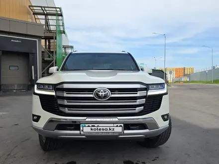 Toyota Land Cruiser 2023 года за 44 000 000 тг. в Алматы – фото 2