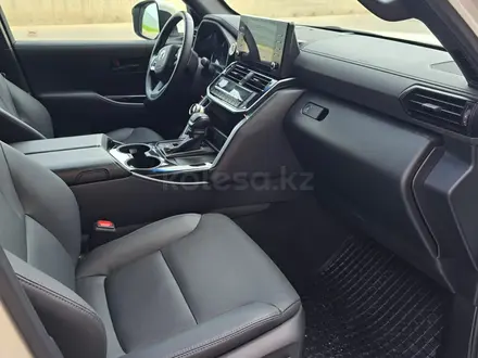 Toyota Land Cruiser 2023 года за 44 000 000 тг. в Алматы – фото 8