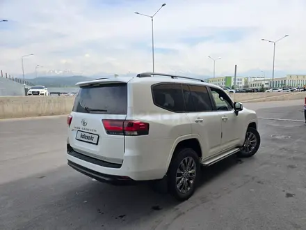 Toyota Land Cruiser 2023 года за 44 000 000 тг. в Алматы – фото 9