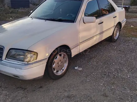 Mercedes-Benz C 180 1994 года за 1 650 000 тг. в Алматы