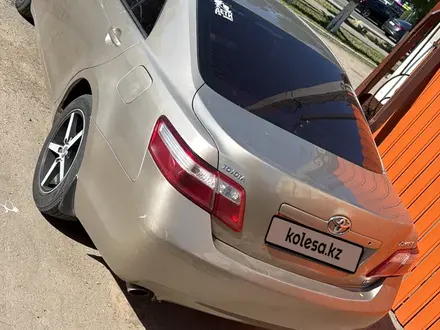Toyota Camry 2007 года за 3 900 000 тг. в Уральск – фото 2
