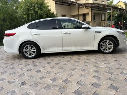 Kia K5 2018 года за 5 750 000 тг. в Алматы – фото 9