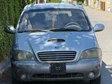 Kia Carnival 2002 года за 800 000 тг. в Шымкент