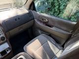 Kia Carnival 2002 года за 800 000 тг. в Шымкент – фото 4