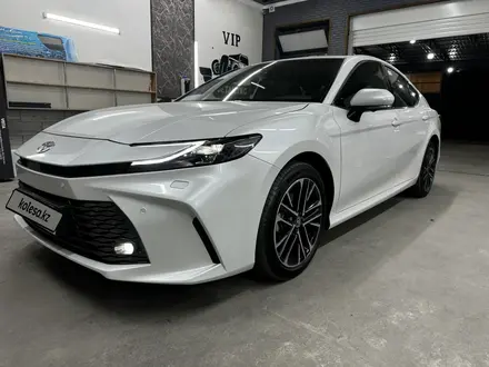 Toyota Camry 2024 года за 23 300 000 тг. в Шымкент