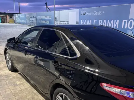 Toyota Camry 2016 года за 8 900 000 тг. в Атырау – фото 5