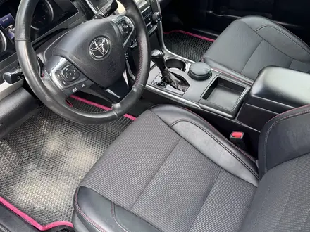 Toyota Camry 2016 года за 8 900 000 тг. в Атырау – фото 7