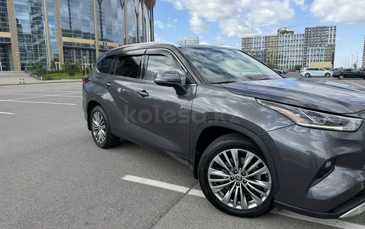 Toyota Highlander 2021 года за 20 500 000 тг. в Астана