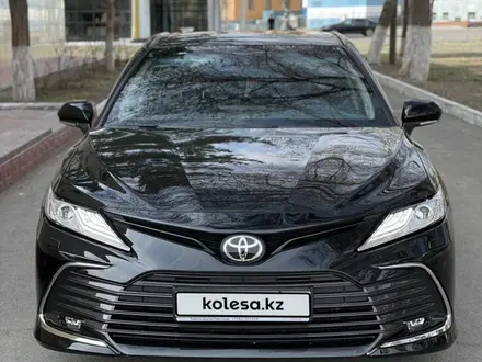 Toyota Camry 2021 года за 19 000 000 тг. в Павлодар