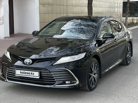 Toyota Camry 2021 года за 19 000 000 тг. в Павлодар – фото 2