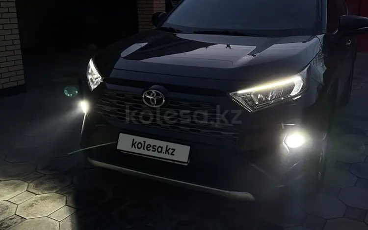 Toyota RAV4 2019 годаfor13 600 000 тг. в Алматы