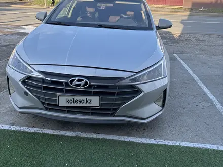 Hyundai Elantra 2019 года за 5 700 000 тг. в Атырау
