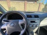 Toyota Camry 2011 года за 3 700 000 тг. в Актобе – фото 2