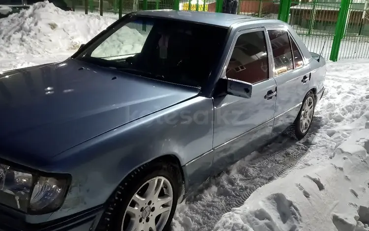 Mercedes-Benz E 220 1990 годаүшін1 700 000 тг. в Астана