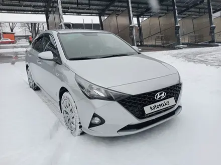 Hyundai Accent 2020 года за 6 990 000 тг. в Алматы – фото 3