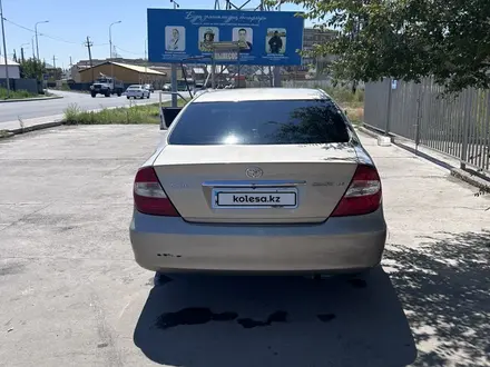 Toyota Camry 2004 года за 4 700 000 тг. в Атырау – фото 2