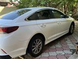 Hyundai Sonata 2022 года за 9 200 000 тг. в Алматы – фото 2