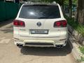 Volkswagen Touareg 2008 года за 6 500 000 тг. в Алматы – фото 4