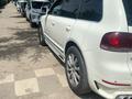 Volkswagen Touareg 2008 года за 6 500 000 тг. в Алматы – фото 6