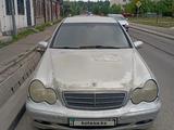 Mercedes-Benz C 200 2002 года за 2 000 000 тг. в Алматы – фото 3