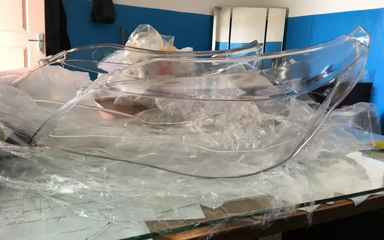 Бмв е60 стекло фары купить Алматы за 26 000 тг. в Алматы
