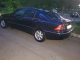 Mercedes-Benz C 200 2001 года за 2 700 000 тг. в Караганда – фото 2