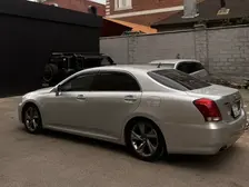 Toyota Crown Majesta, 2010