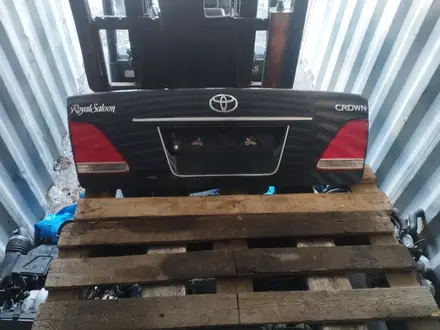 Toyota Crown крышка багажника за 50 000 тг. в Астана – фото 3