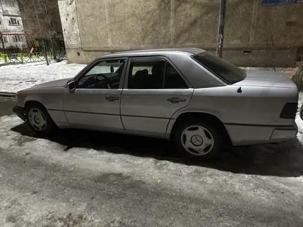 Mercedes-Benz E 230 1992 года за 1 100 000 тг. в Шымкент