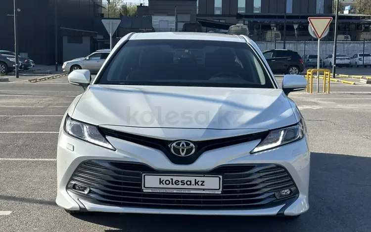 Toyota Camry 2020 года за 17 200 000 тг. в Шымкент