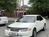 Toyota Camry 2000 года за 2 750 000 тг. в Алматы