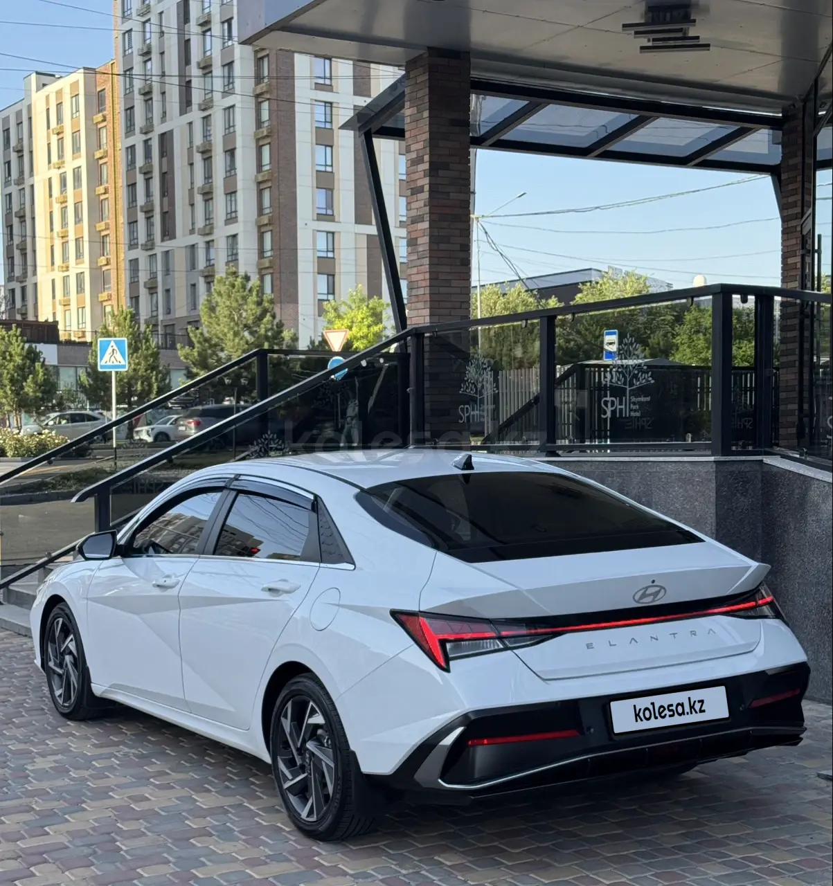 Hyundai Elantra, 2024