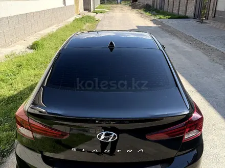 Hyundai Elantra 2018 года за 7 800 000 тг. в Шымкент – фото 16
