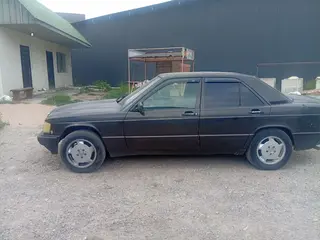 Mercedes-Benz 190