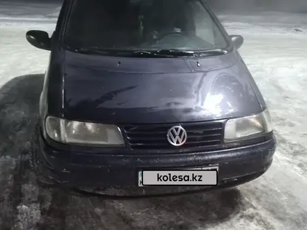 Volkswagen Sharan 1997 года за 1 500 000 тг. в Алматы