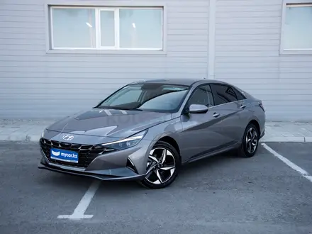 Hyundai Elantra 2023 года за 12 790 000 тг. в Актау