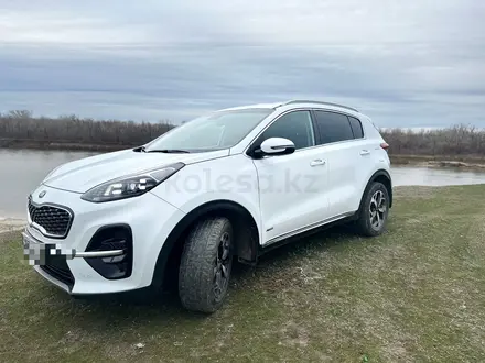 Kia Sportage 2019 года за 10 500 000 тг. в Уральск – фото 2