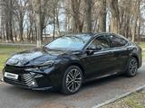 Toyota Camry 2024 года за 25 300 000 тг. в Тараз – фото 2