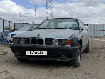 BMW 525 1990 года за 900 000 тг. в Атырау – фото 2