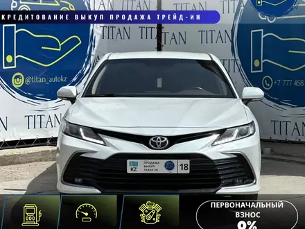 Toyota Camry 2021 года за 14 100 000 тг. в Семей