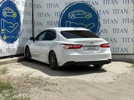 Toyota Camry 2021 года за 14 100 000 тг. в Семей – фото 5