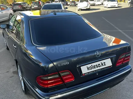 Mercedes-Benz E 320 2000 года за 3 810 000 тг. в Астана – фото 13